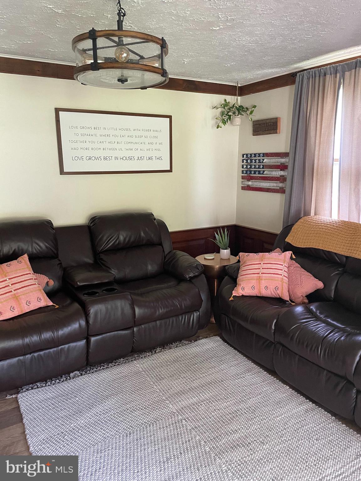 12724 Harford Road Hydes, MD 21082 - Photo 8 of 33 Living Room