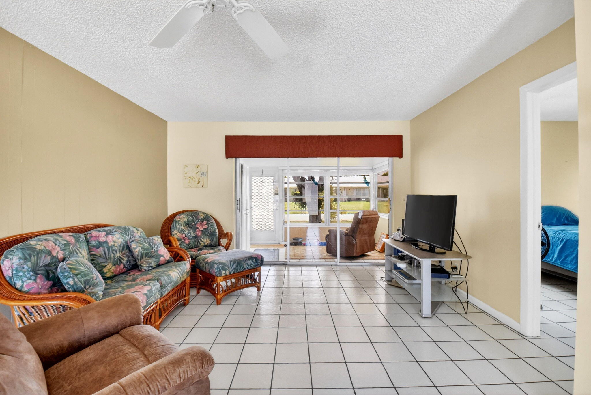 260 Cape Cod Circle Lake Worth, FL 33467 - Photo 11 of 50 11-web-or-mls-DSC_0678
