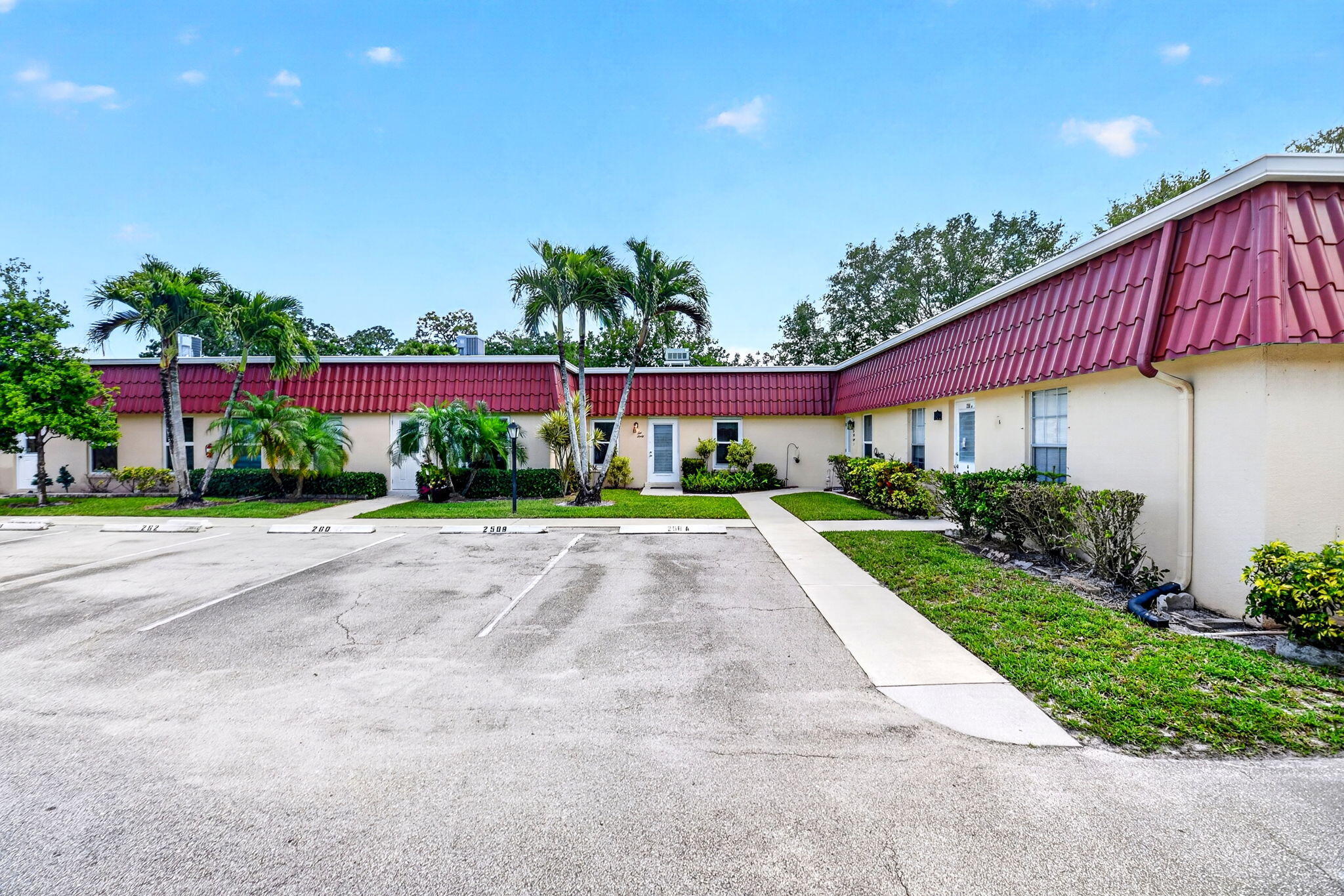 260 Cape Cod Circle Lake Worth, FL 33467 - Photo 2 of 50 1-web-or-mls-DSC_0629