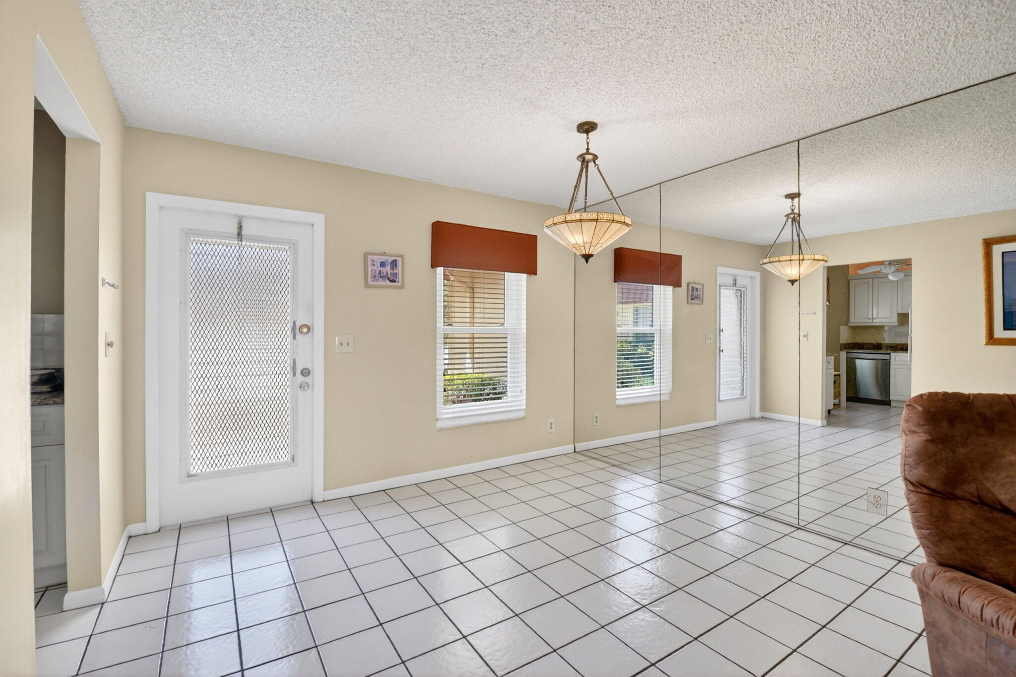 260 Cape Cod Circle Lake Worth, FL 33467 - Photo 4 of 50 5-web-or-mls-DSC_0648