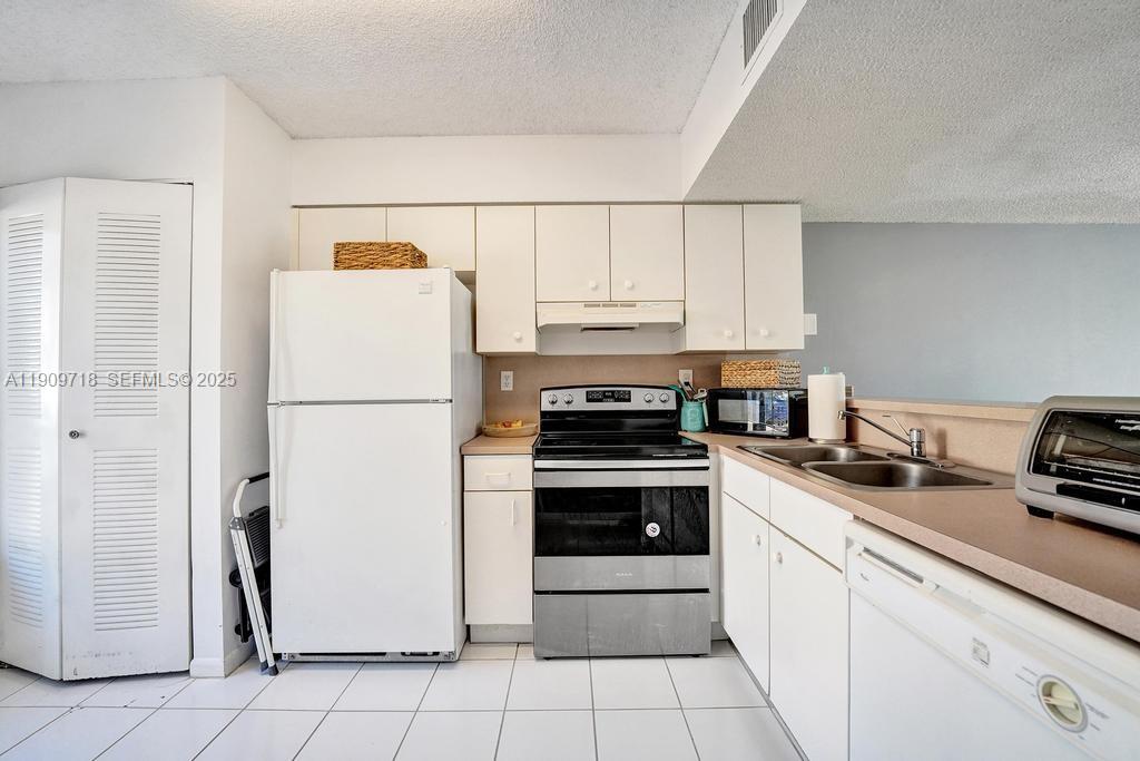 174 Riviera Circle, Unit 274 Weston, FL 33326 - Photo 11 of 62