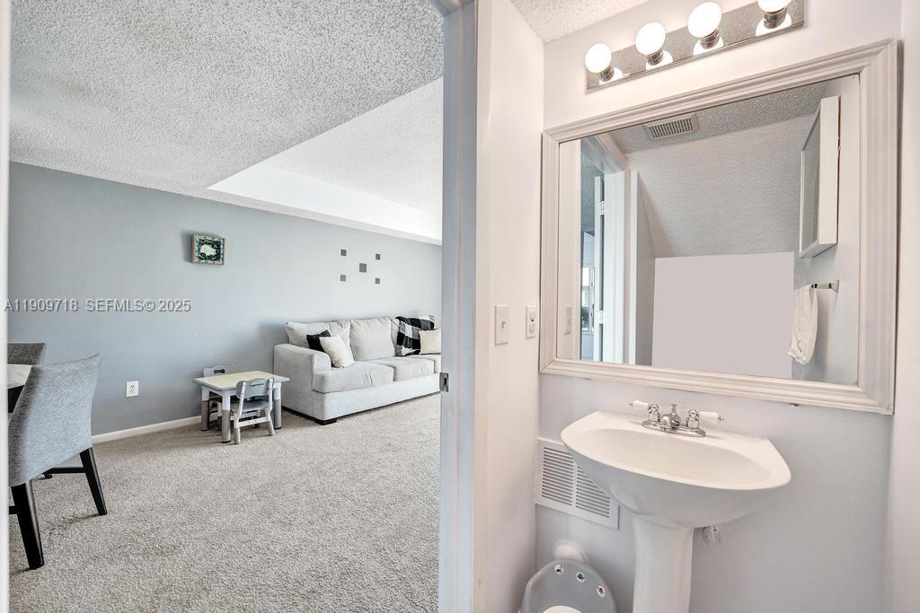 174 Riviera Circle, Unit 274 Weston, FL 33326 - Photo 35 of 62