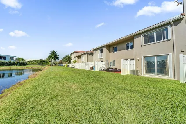 $440,000 | 174 Riviera Circle, Unit 274, Weston, FL 33326