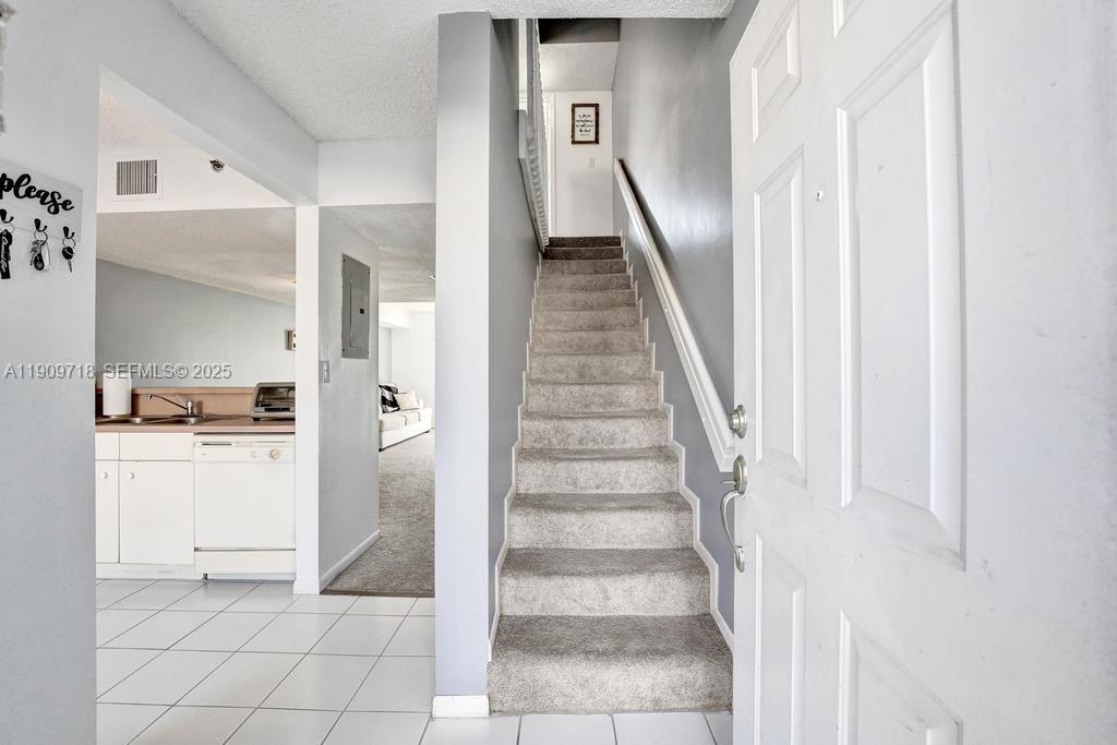 174 Riviera Circle, Unit 274 Weston, FL 33326 - Photo 8 of 62