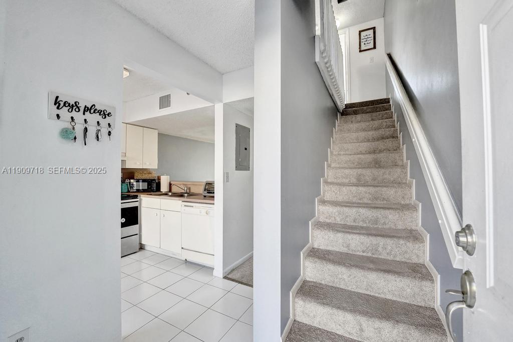 174 Riviera Circle, Unit 274 Weston, FL 33326 - Photo 9 of 62