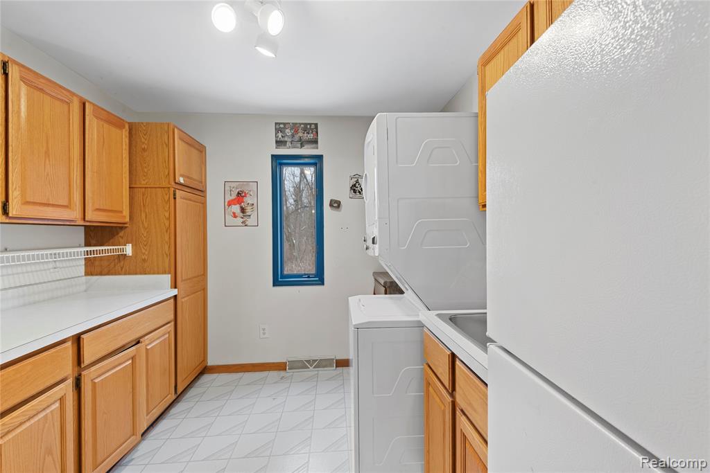 50801 Warren Road Canton, MI 48187 - Photo 18 of 33 Gallery Image 18
