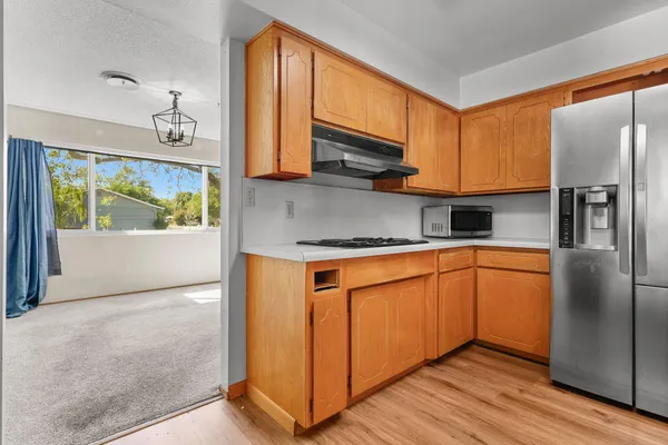 $379,900 | 2185 Galaxy Way, Redding, CA 96002