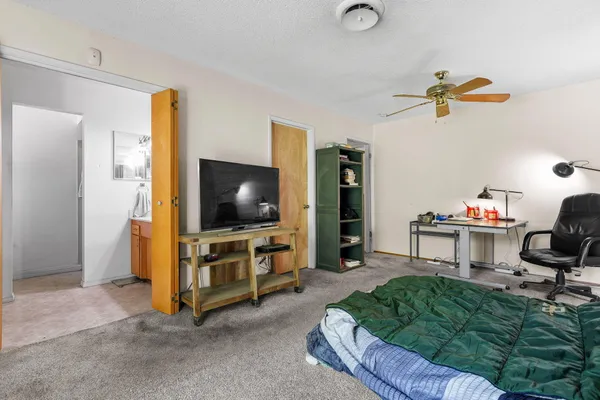 $379,900 | 2185 Galaxy Way, Redding, CA 96002