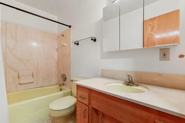 $379,900 | 2185 Galaxy Way, Redding, CA 96002