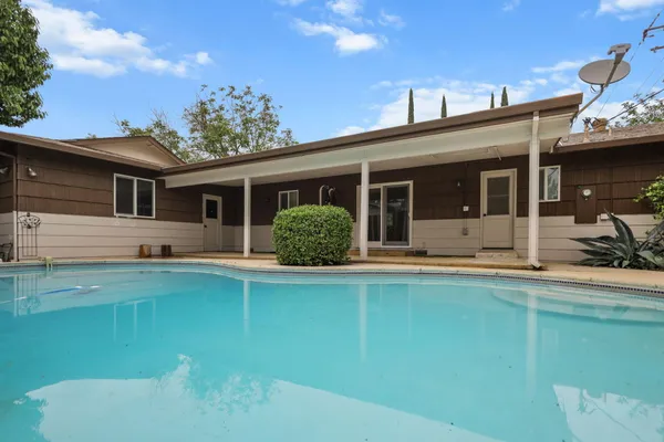 $379,900 | 2185 Galaxy Way, Redding, CA 96002