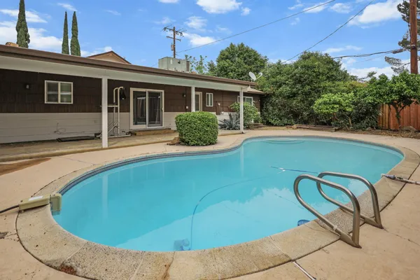 $379,900 | 2185 Galaxy Way, Redding, CA 96002