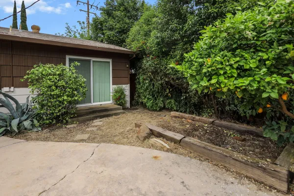 $379,900 | 2185 Galaxy Way, Redding, CA 96002