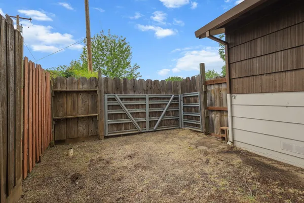 $379,900 | 2185 Galaxy Way, Redding, CA 96002