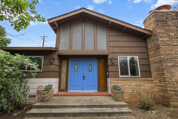 $379,900 | 2185 Galaxy Way, Redding, CA 96002