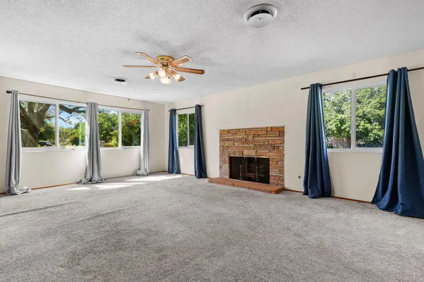 $379,900 | 2185 Galaxy Way, Redding, CA 96002