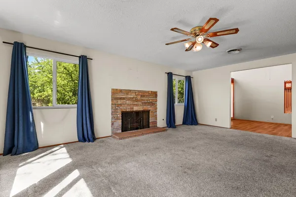 $379,900 | 2185 Galaxy Way, Redding, CA 96002