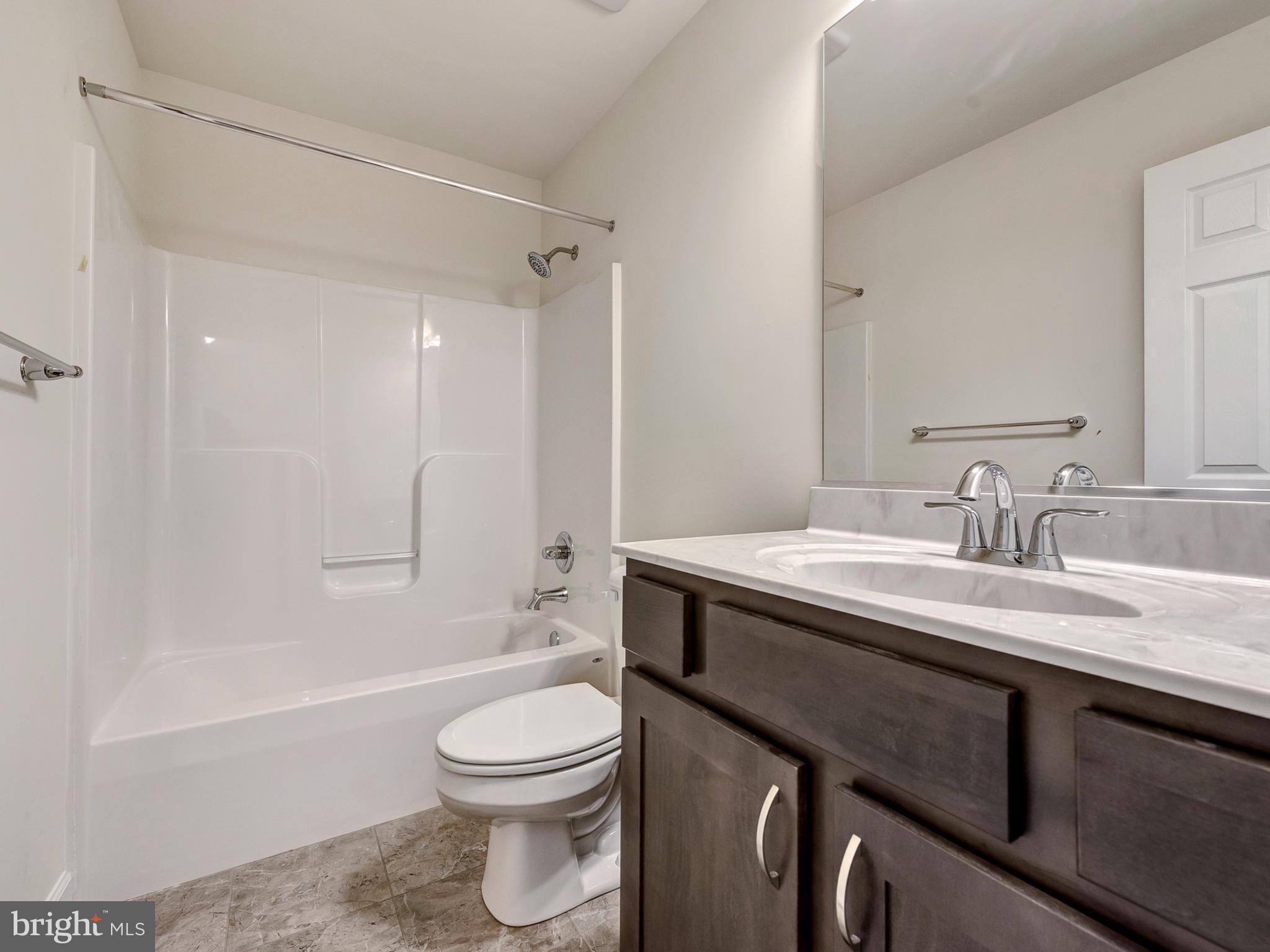 6762 Hemlock Point Road New Market, MD 21774 - Photo 16 of 28 2nd upper full bath