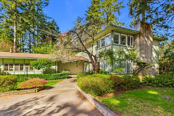 $723,400 | 19 Pinecrest Drive, Fortuna, CA 95540