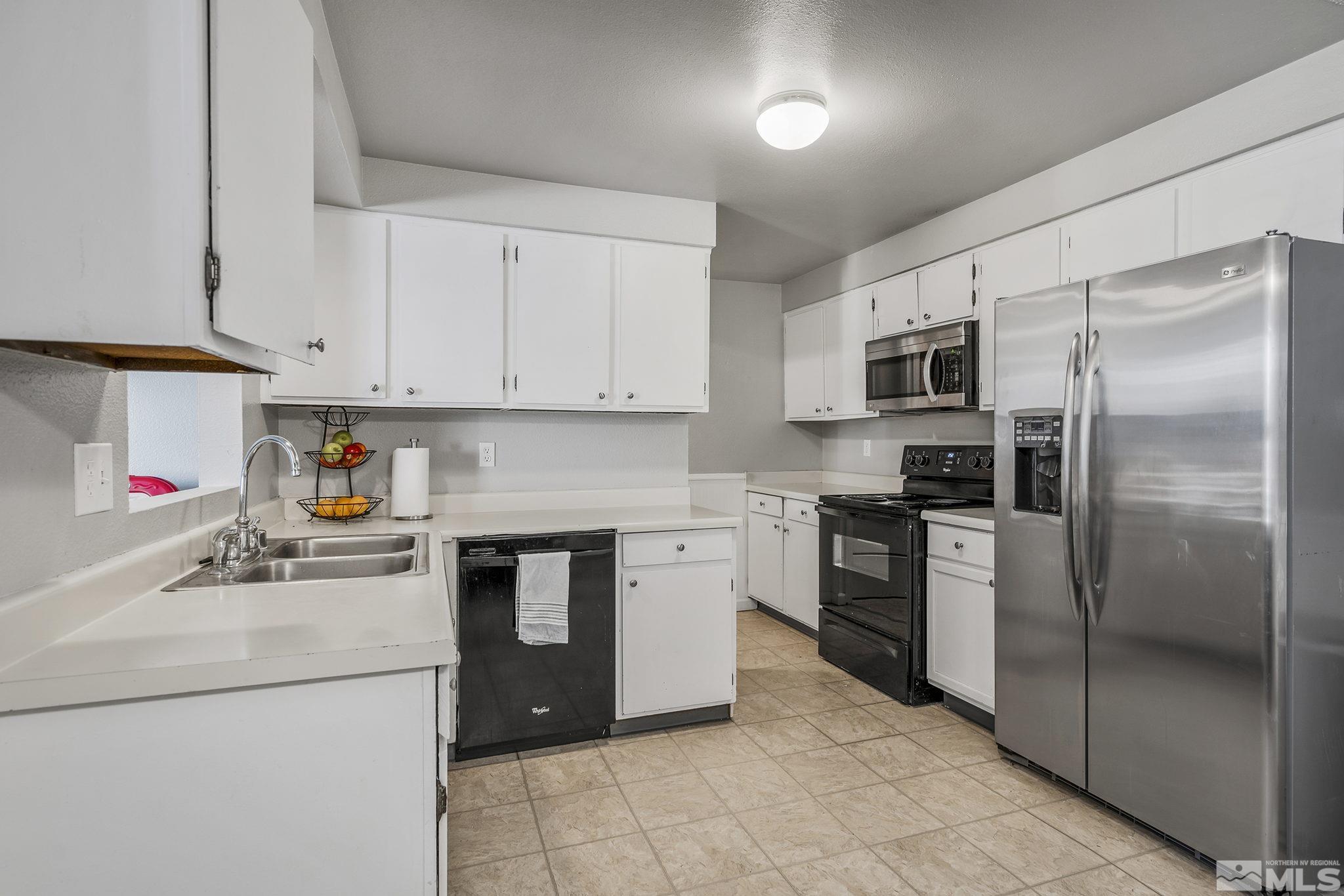6768 Honeysuckle Court Reno, NV 89506 - Photo 5 of 15 Photo 5