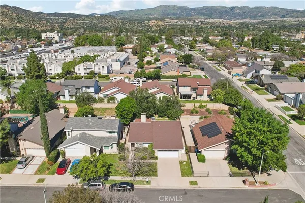 $825,000 | 21811 Merridy Street, Chatsworth, CA 91311