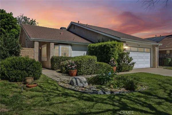 $825,000 | 21811 Merridy Street, Chatsworth, CA 91311