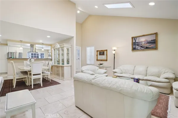 $825,000 | 21811 Merridy Street, Chatsworth, CA 91311