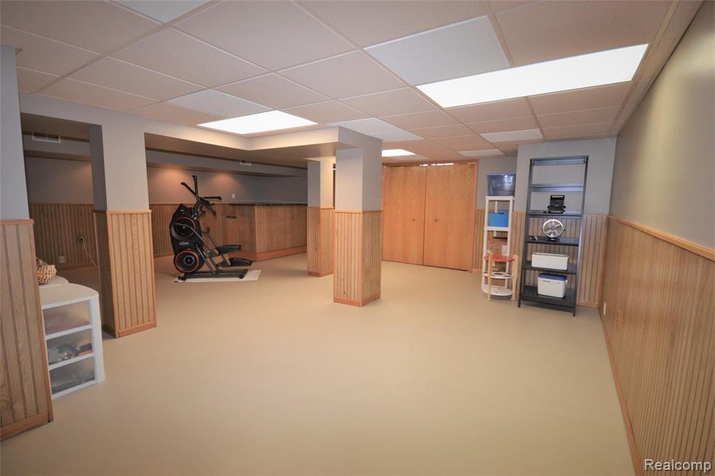 35444 Fredericksburg Road Farmington Hills, MI 48331 - Photo 43 of 52