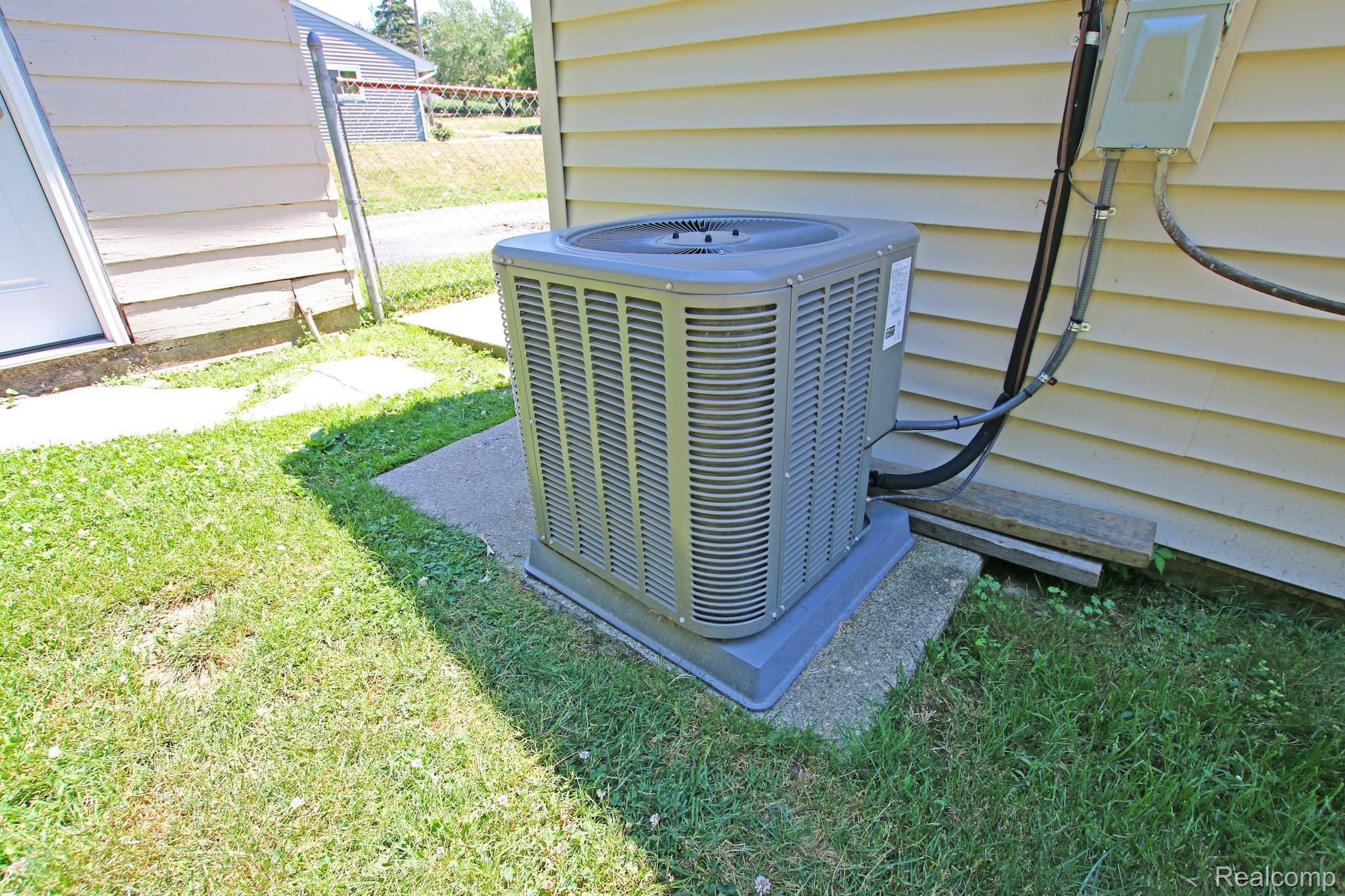 5248 Marconi Street Clarkston, MI 48348 - Photo 14 of 43 43) AC Unit.jpg