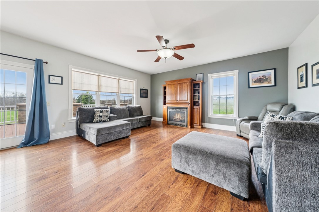 372 Transit Road Middlebury, NY 14591 - Photo 13 of 50 Living room