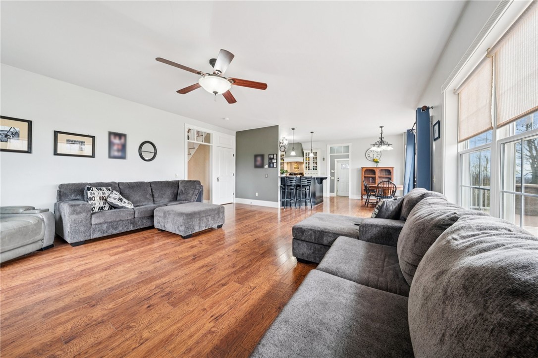 372 Transit Road Middlebury, NY 14591 - Photo 16 of 50 Living room