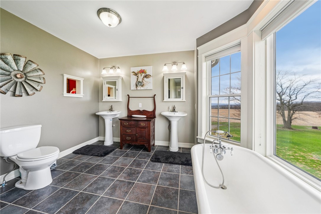 372 Transit Road Middlebury, NY 14591 - Photo 27 of 50 Primary bathroom