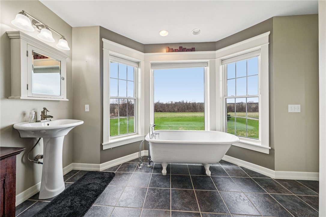372 Transit Road Middlebury, NY 14591 - Photo 29 of 50 Primary bathroom