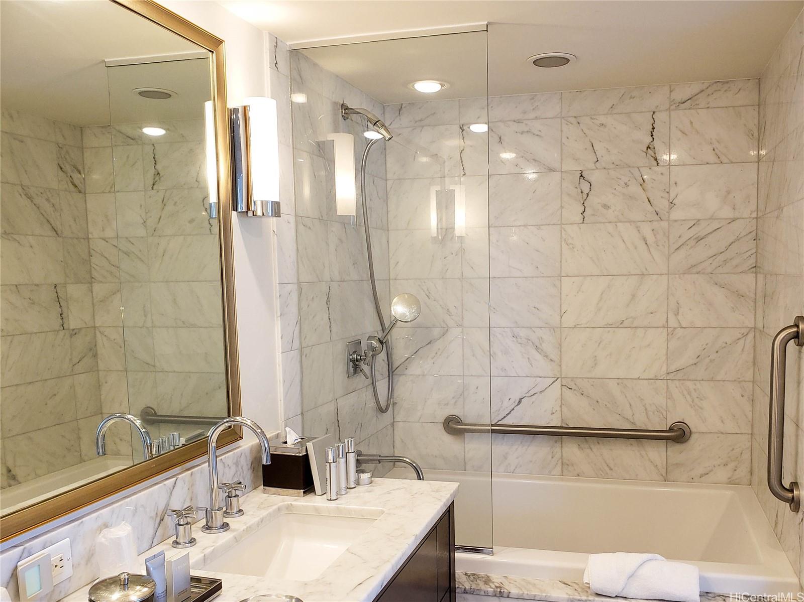 223 Saratoga Road, Unit 1602 Honolulu, HI 96815 - Photo 15 of 23