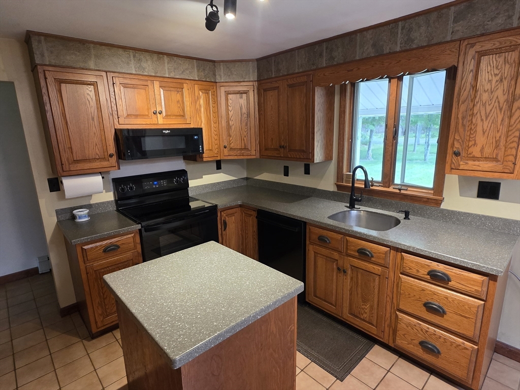 758 Country Club Road Greenfield, MA 01301 - Photo 16 of 39 Gallery Image 16
