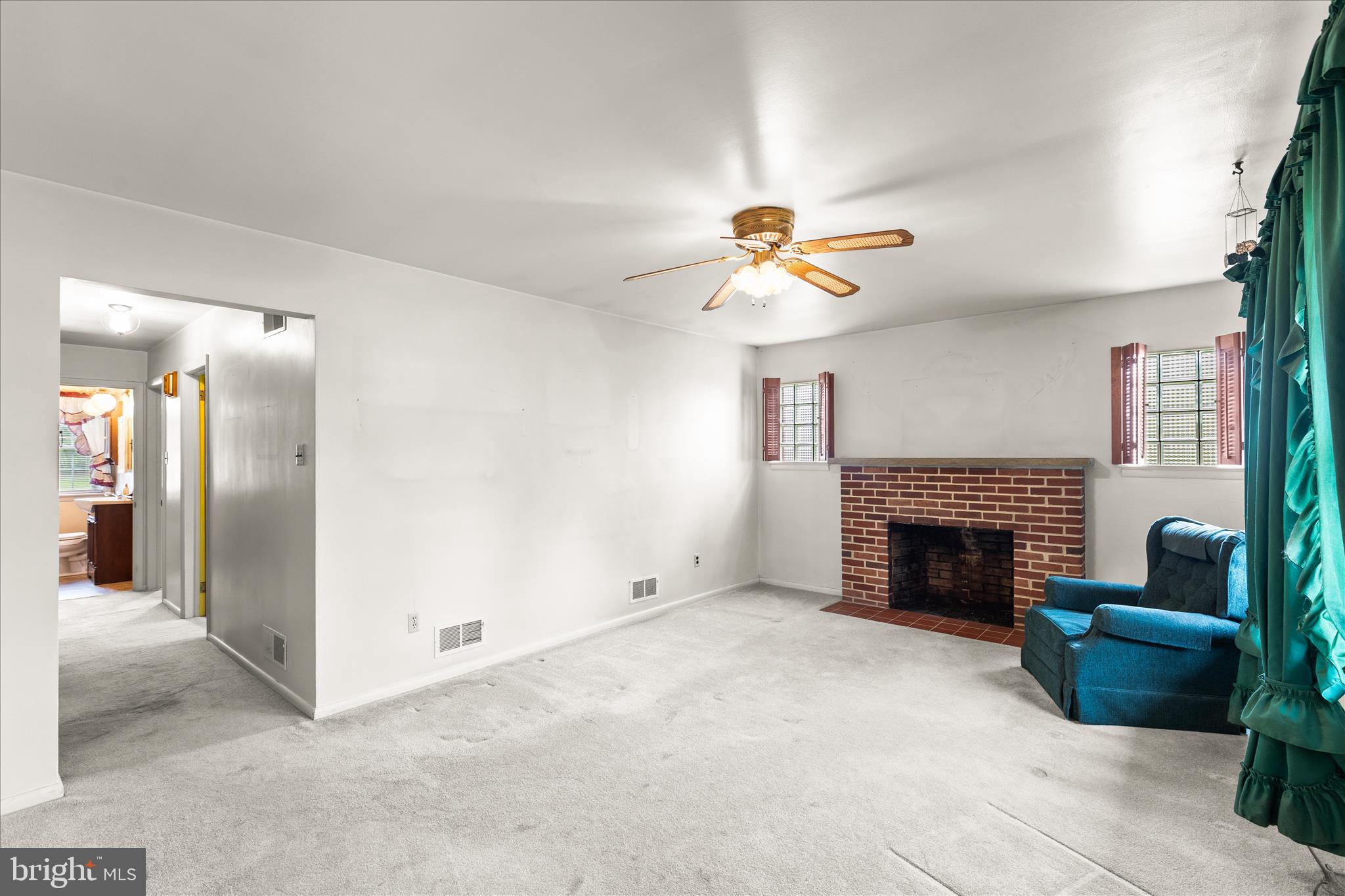 2312 Church Road York, PA 17408 - Photo 4 of 38
