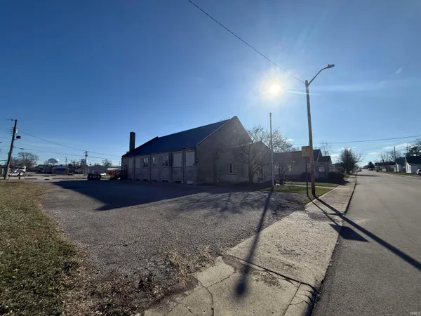 $215,000 | 512 P Street, Bedford, IN 47421