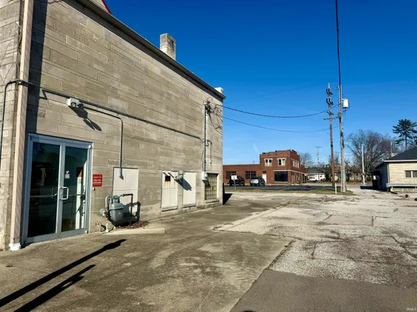 $215,000 | 512 P Street, Bedford, IN 47421