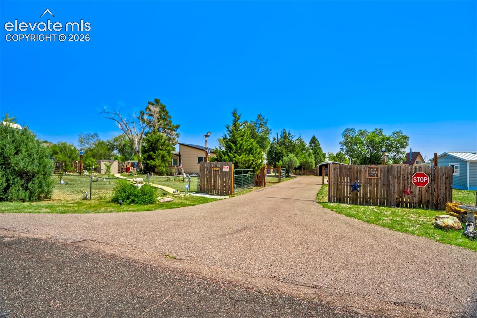 8345 Commanche Road Colorado Springs, CO 80926 - Photo 6 of 50 Gallery Image 6