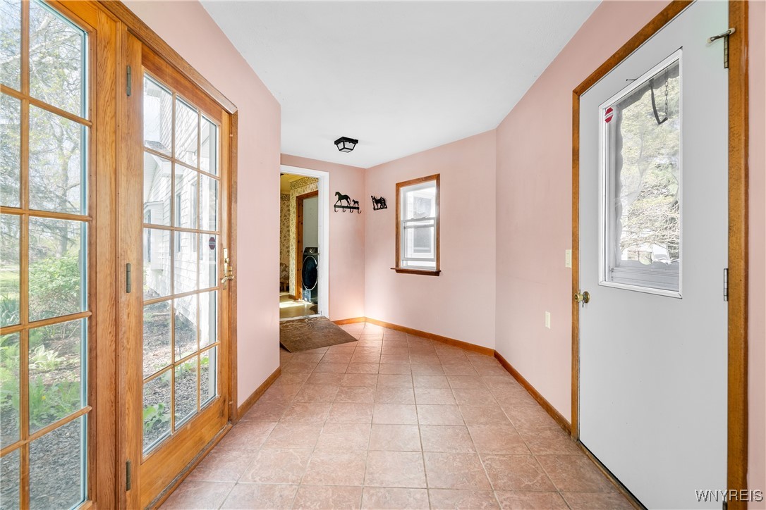 11541 Hunts Corners Road Newstead, NY 14001 - Photo 31 of 50 mudroom