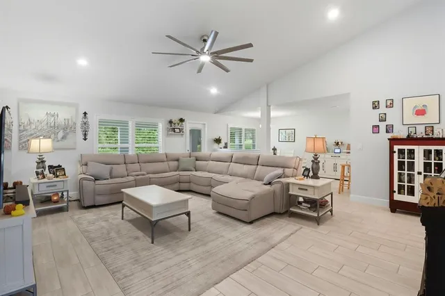 $999,997 | 6788 Southwest 179th Ave Road, Dunnellon, FL 34432