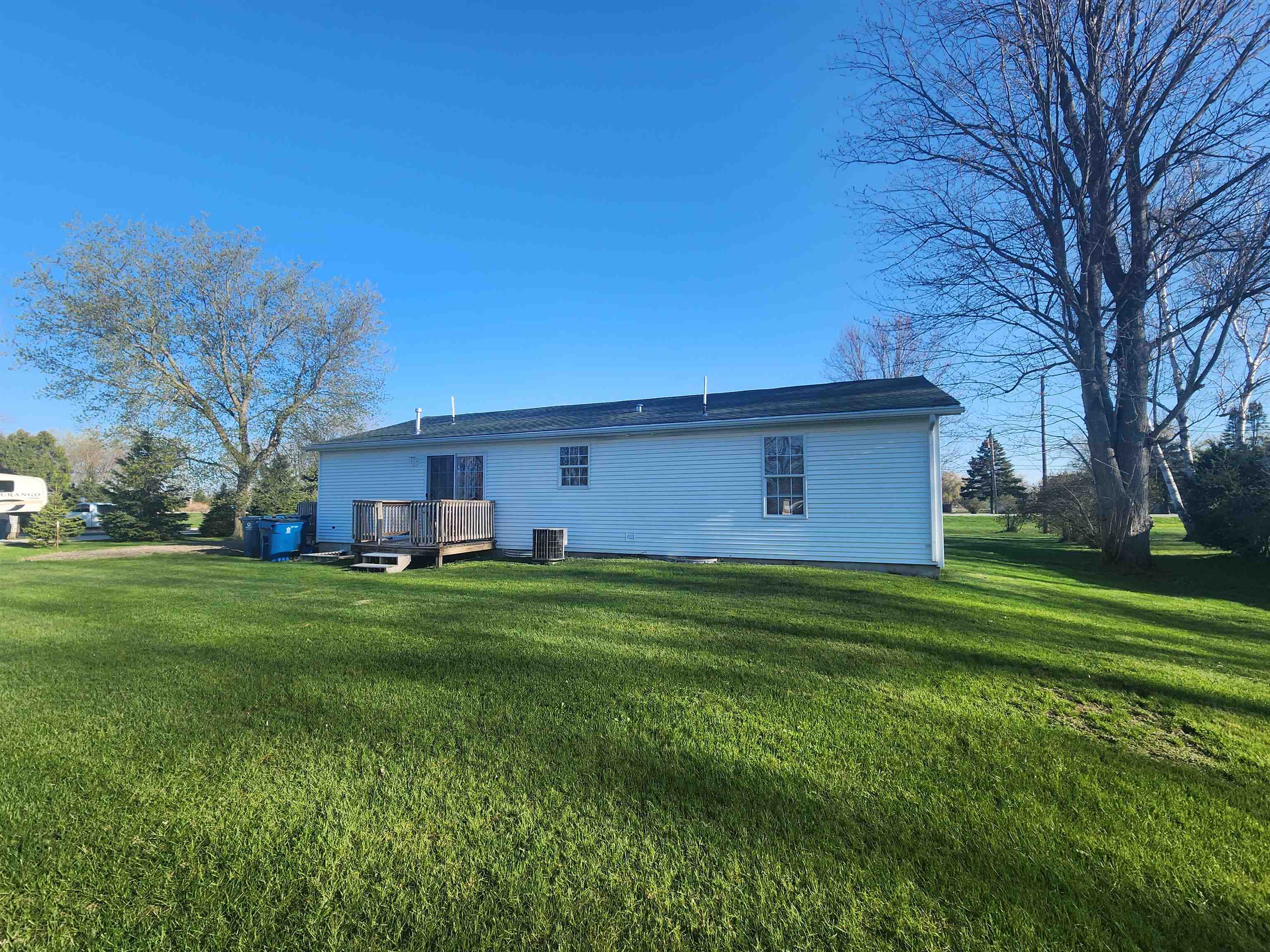 1916 East Parish Road Kawkawlin, MI 48631 - Photo 24 of 30