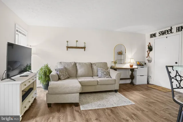 $220,000 | 44759 Woodlake Court, Unit 2C, California, MD 20619