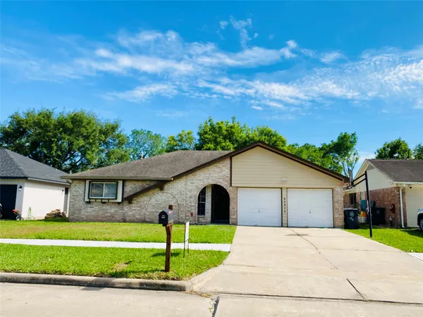 $1,700 | 13447 Greenway Drive, Sugar Land, TX 77498