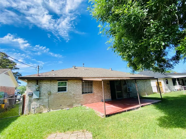 $1,700 | 13447 Greenway Drive, Sugar Land, TX 77498