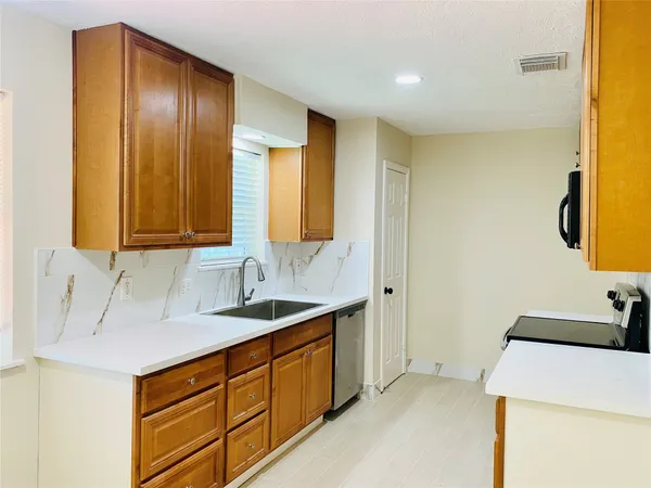$1,700 | 13447 Greenway Drive, Sugar Land, TX 77498