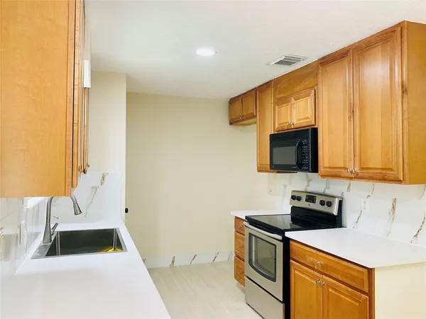 $1,700 | 13447 Greenway Drive, Sugar Land, TX 77498