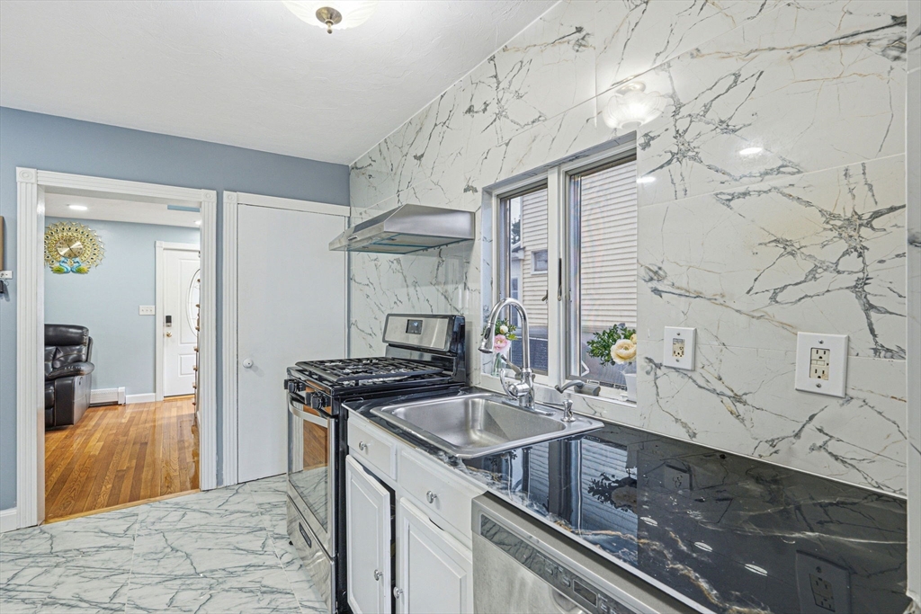 20 Bell Street Quincy, MA 02169 - Photo 12 of 40