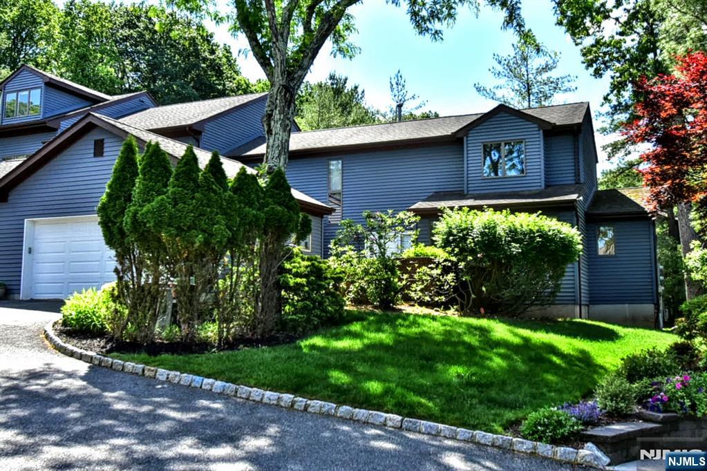 143 Fisher Road Mahwah, NJ 07430 - Photo 5 of 50