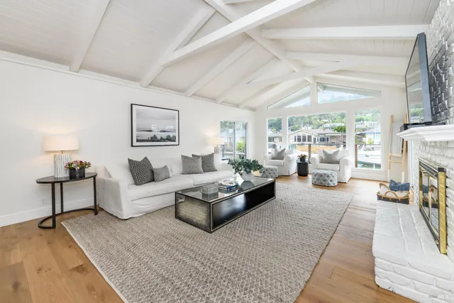 $2,950,000 | 9 St Lucia Place, Tiburon, CA 94920