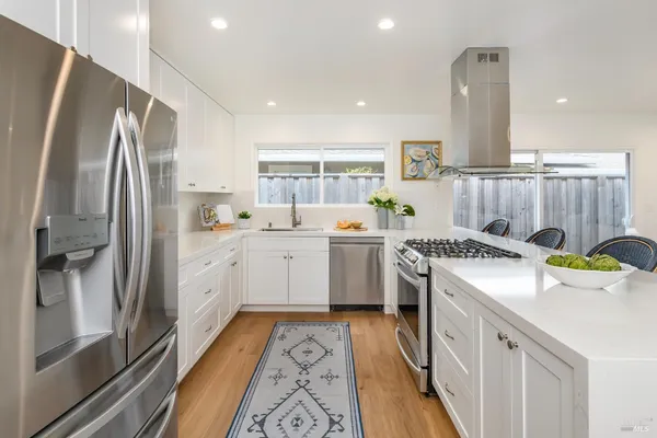 $2,950,000 | 9 St Lucia Place, Tiburon, CA 94920